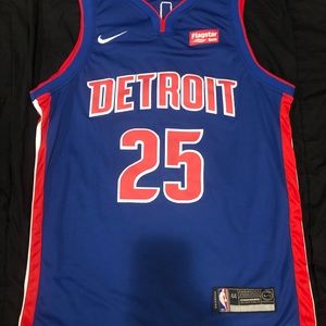 Derrick Rose Detroit Pistons Nike jersey 44 Small
